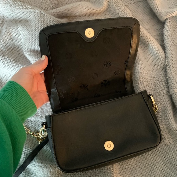 SOLD Tory Burch Robinson Chain Wallet - Picture 4 of 7